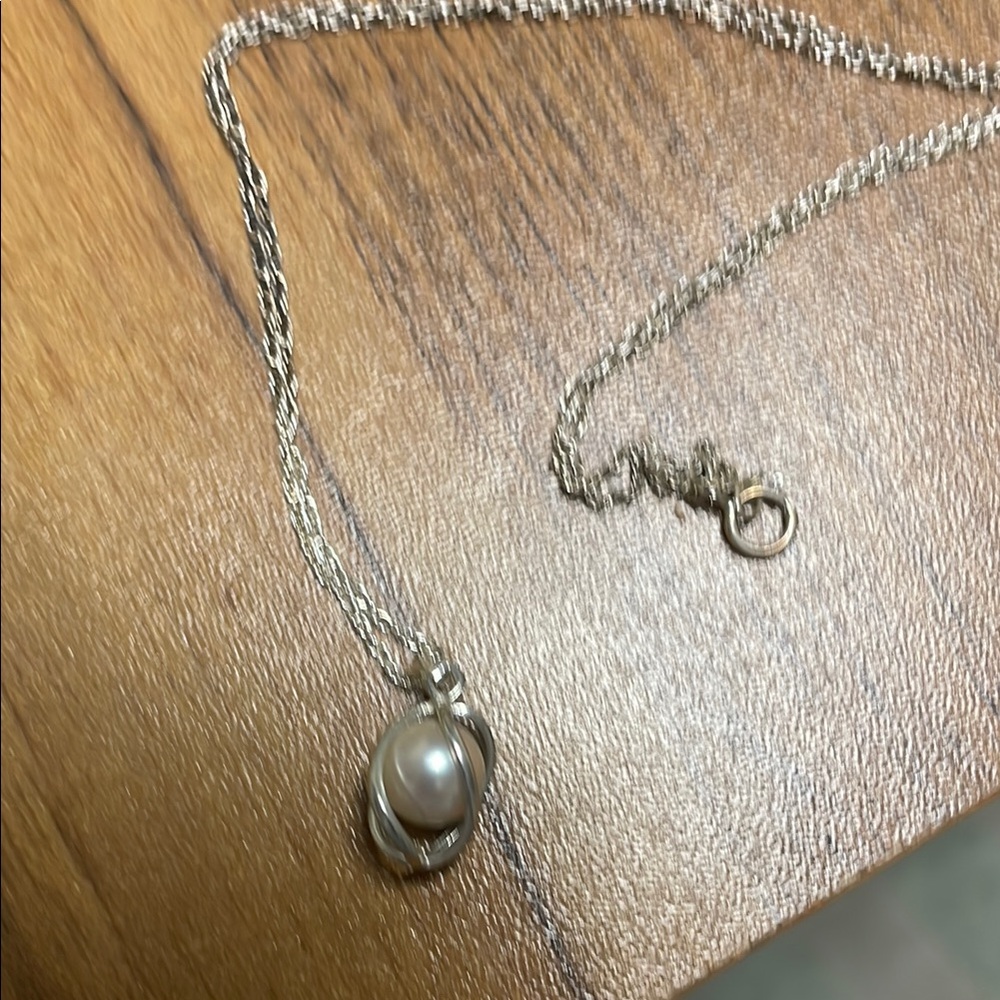 Silver and White Pearl Pendant Necklace